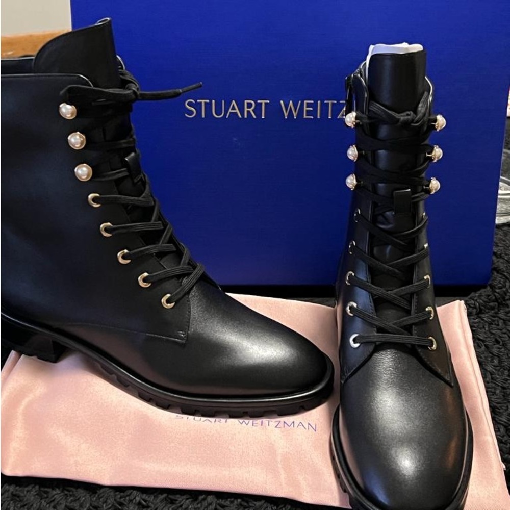 Stuart weitzman pearl boots size 8 brandnew never worn